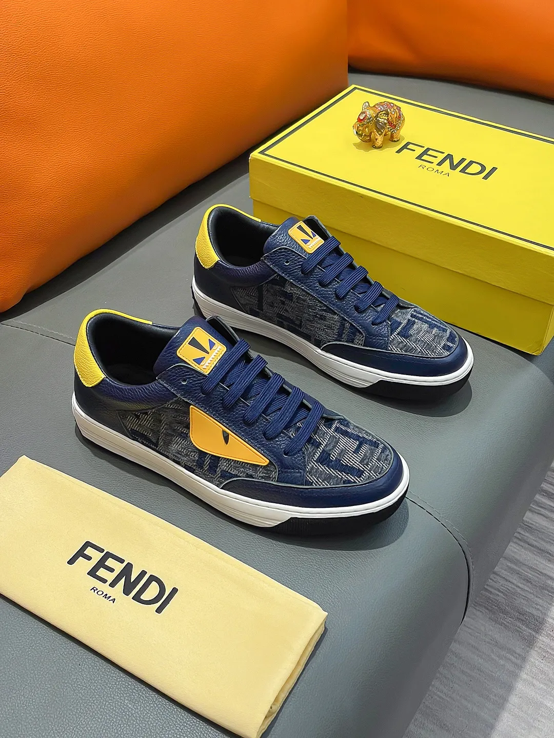 Men's shoes FENDI "Fendi" P400 Regular size: 38-44 (casual shoes) Product materials: Selected cowhide upper, soft sheepskin lining; original outsole.